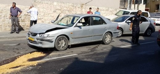 اصابة 5 اشخاص بحادث طرق بين عدة سيارات على الشارع الرئيسي في كفركنا